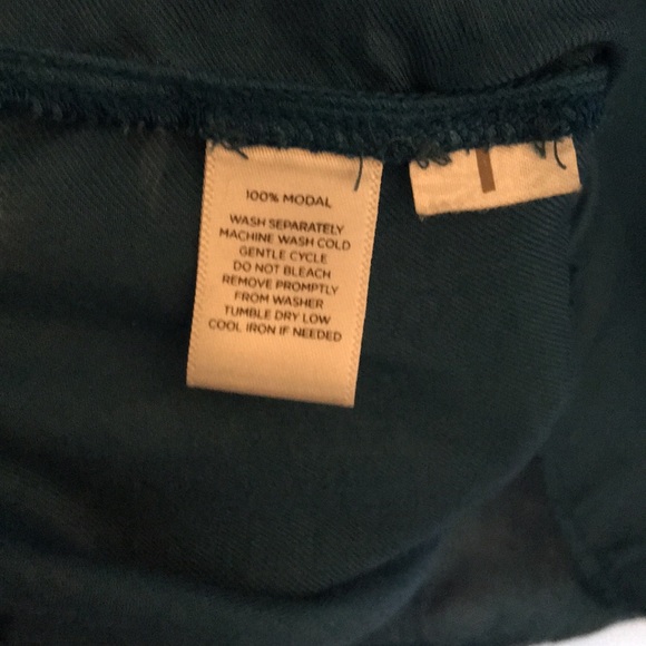 Price firm. Ombré top with keyhole detail on back - Picture 5 of 6